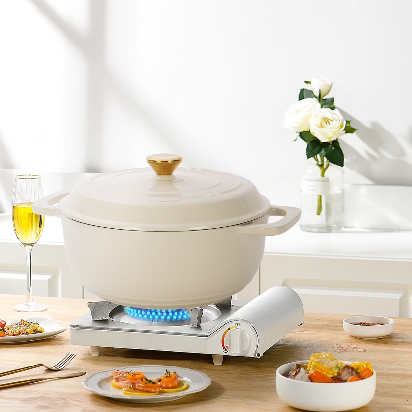 7.5-quart enameled cast iron Dutch oven with lid, featuring a drip-proof lid and heat-resistant double handles. Perfect for baking, grilling, stewing, and cooking.