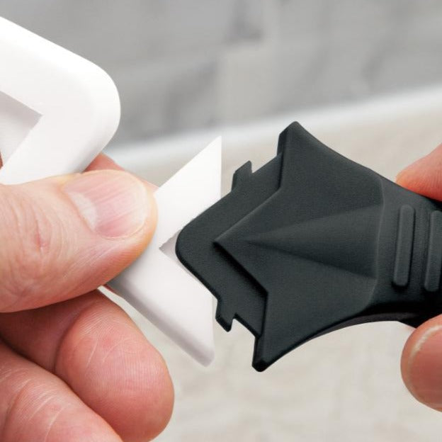 Handy Caulking Tool