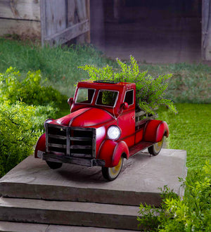 Retro style solar pickup truck garden decoration