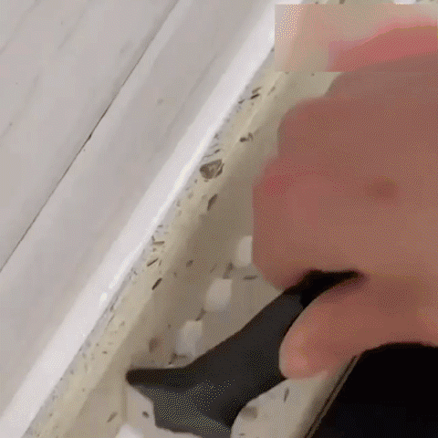 Handy Caulking Tool