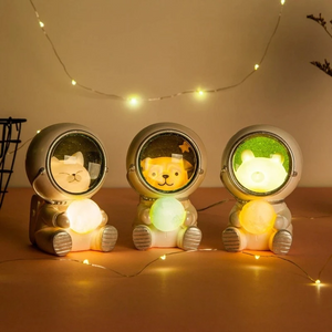 Buy 2 Free Shipping - Astronaut Pet Lamp